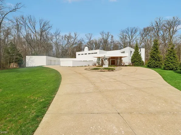 1081 Aspenwood Rd, Akron, OH 44333