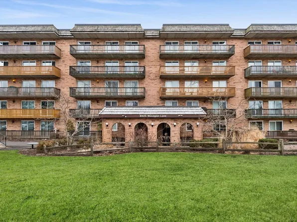 8025 Woodglen Ln APT 112, Downers Grove, IL 60516