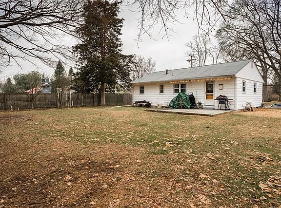 3rd image of 7 Saint Anne Dr