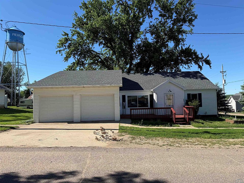 1st image of 400 4th St