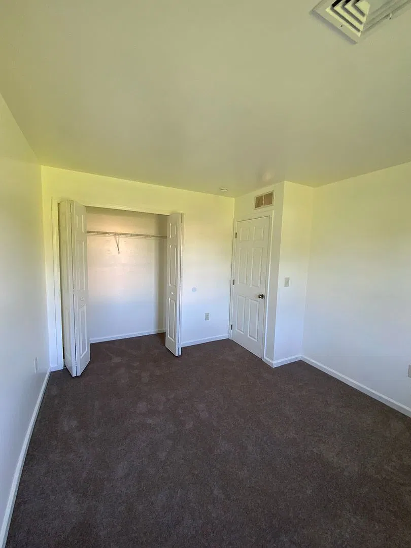 17-19 Farmland Road — Photo 3