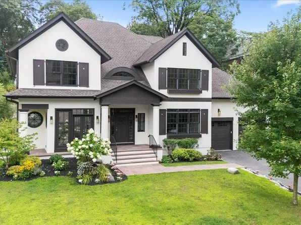 4 Locust Lane, Scarsdale, NY 10583