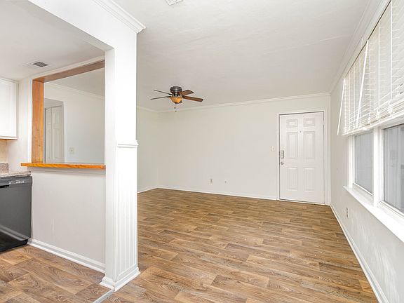 5th image of 1265 W Ocean View Ave #A6