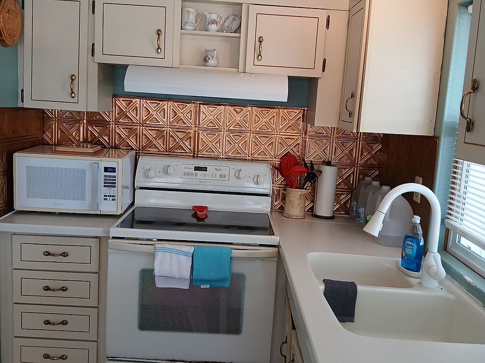 2nd image of 177 Hopetown Rd #177