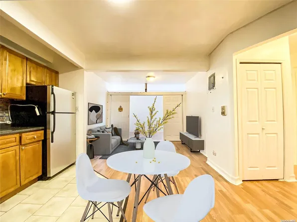 44-21 Macnish #5D, Elmhurst, NY 11373