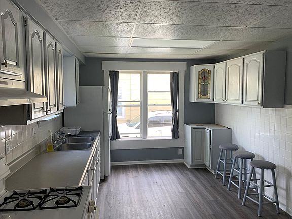 2nd image of 814 N 14th St