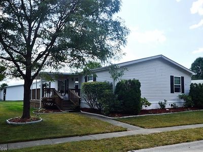 70 Periwinkle Dr, Olmsted Falls, OH, 44138