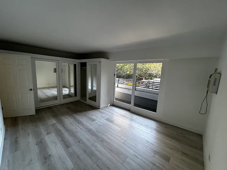 939 Hilgard Ave — Photo 12