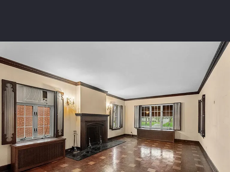 1422 Franklin Ave — Photo 3