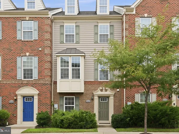 8202 N Channel Dr, Greenbelt, MD 20770