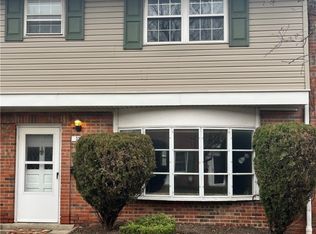 31624 N Marginal Dr APT B, Eastlake, OH 44095