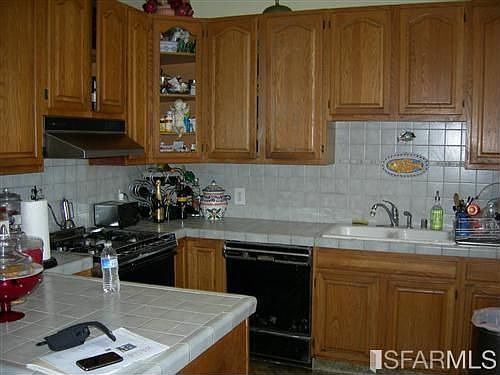2nd image of 1023 Le Conte Ave