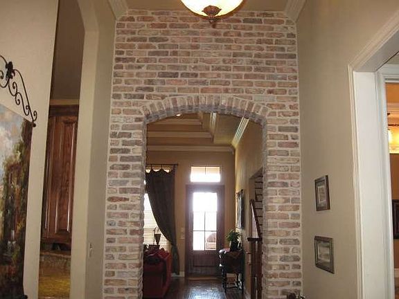 2nd image of 2570 Amberwood Dr