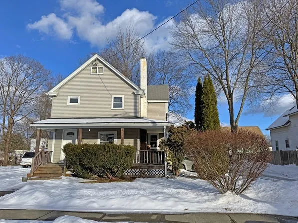 51 Beech St, Greenfield, MA 01301