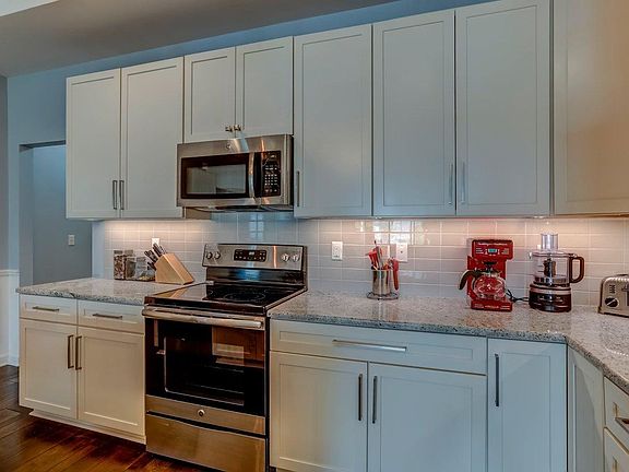 3rd image of 5641 Arbor Chase Dr