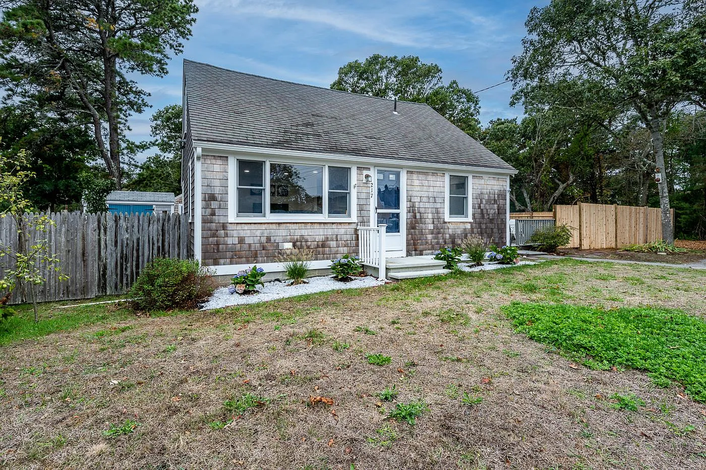4 bed, 1.5 bath, 1238 sqft, $3,200 — Photo 1