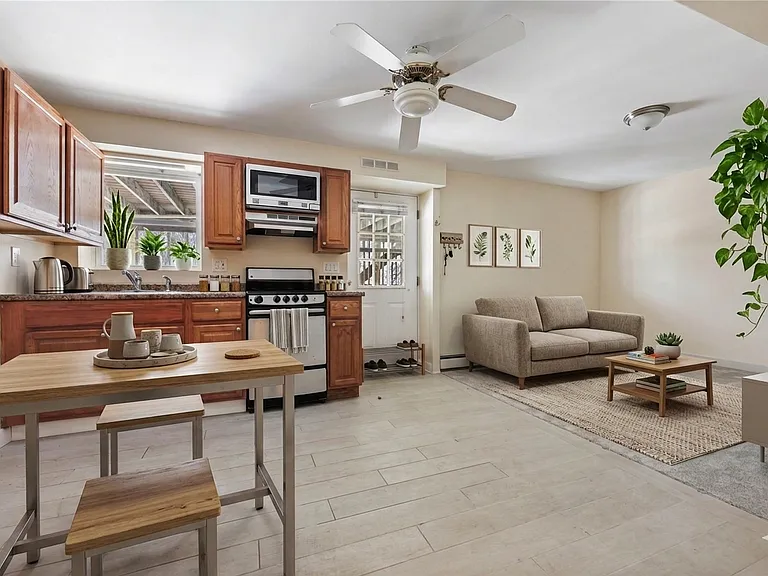 10 Jennifer Ln — Photo 4