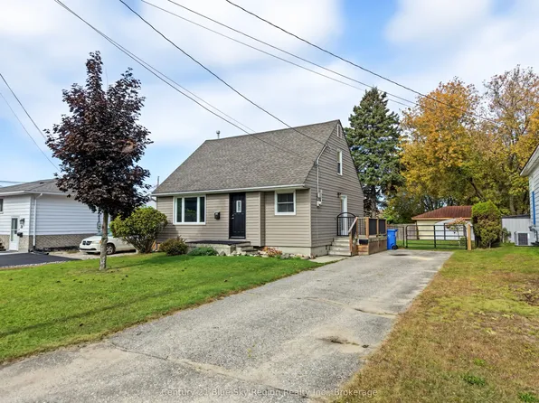 22 Corbett St, North Bay, ON P1A 1M5
