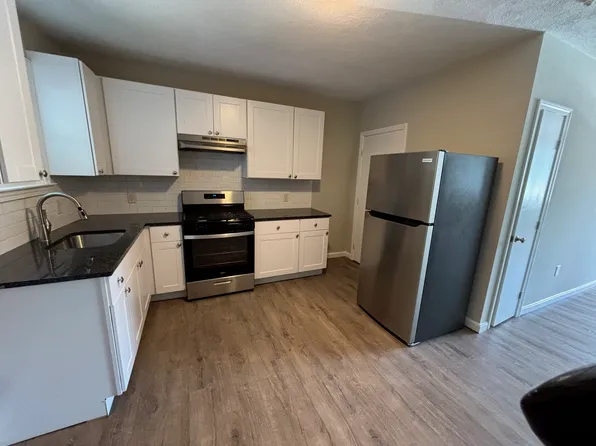 6 Mill St APT 3, Pepperell, MA 01463