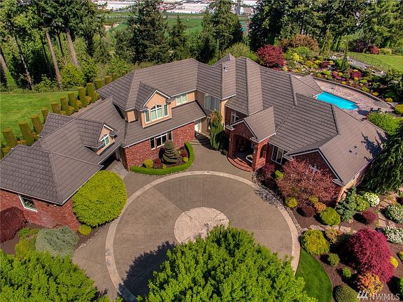 Through the gated driveway you will enter through to grand circular drive.  
