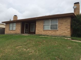 6805 Springdale Ln, North Richland Hills, TX 76182