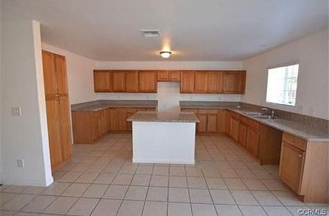 4th image of 1774 N Fairfax Dr