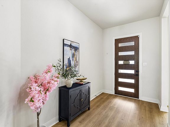 4th image of 1804 Wren St