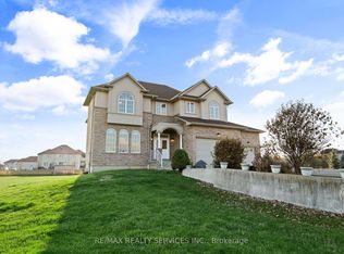 5 Farina Dr, Brampton, ON L6P 0E3