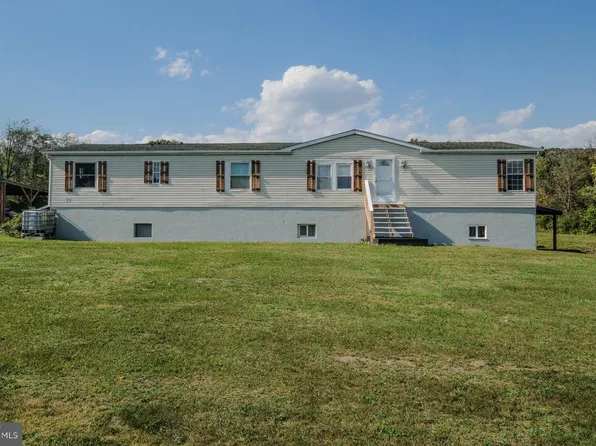 43 Guthrie A And B Dr, Gerrardstown, WV 25420