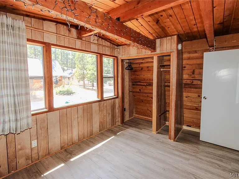 409 W Sherwood Blvd — Photo 24