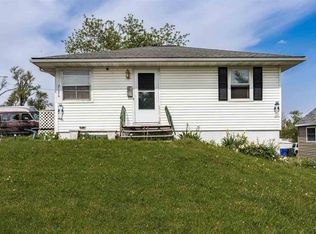 2126 9th St SW, Cedar Rapids, IA 52404