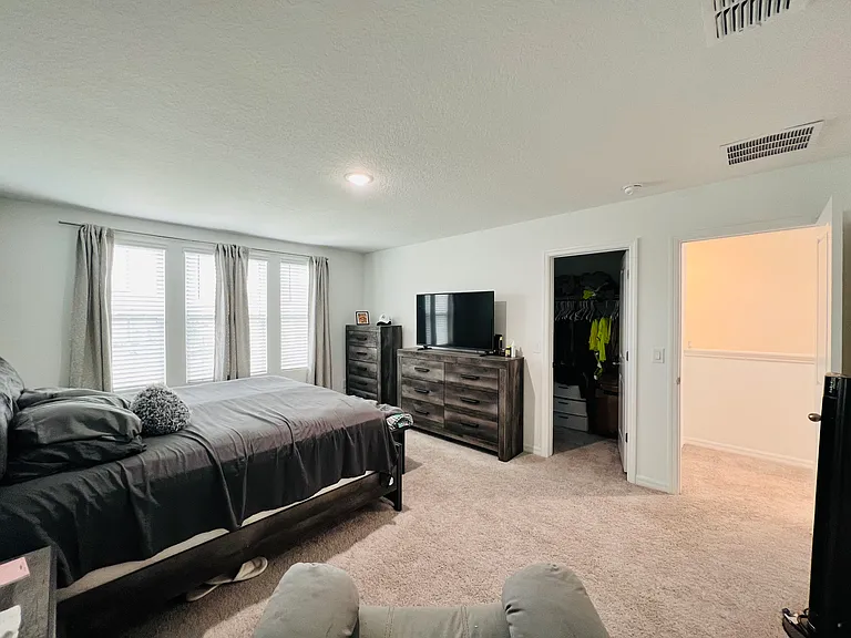 1561 Discovery St — Photo 14