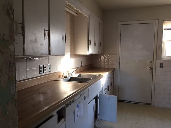 4th image of 1823 S Wallace Dr