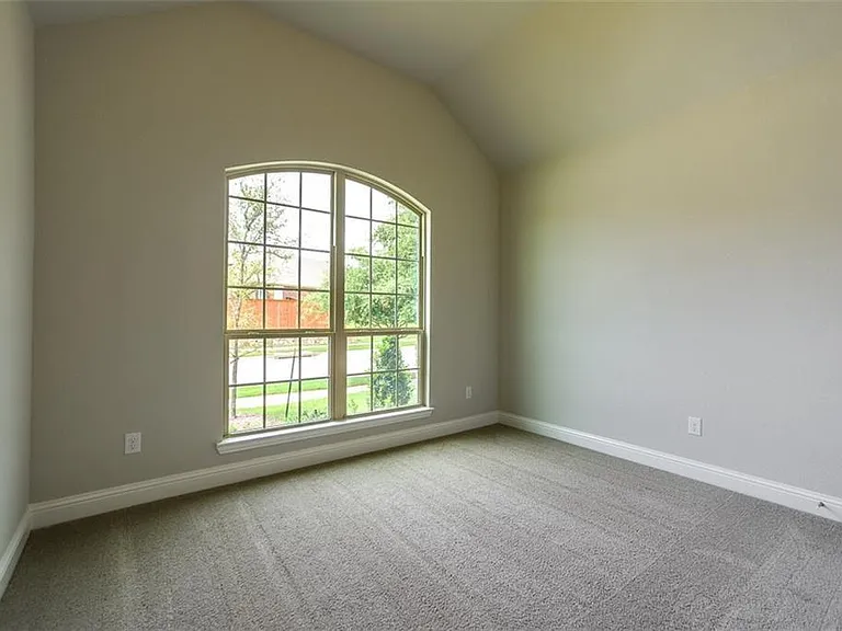 1620 Adams Pl — Photo 2