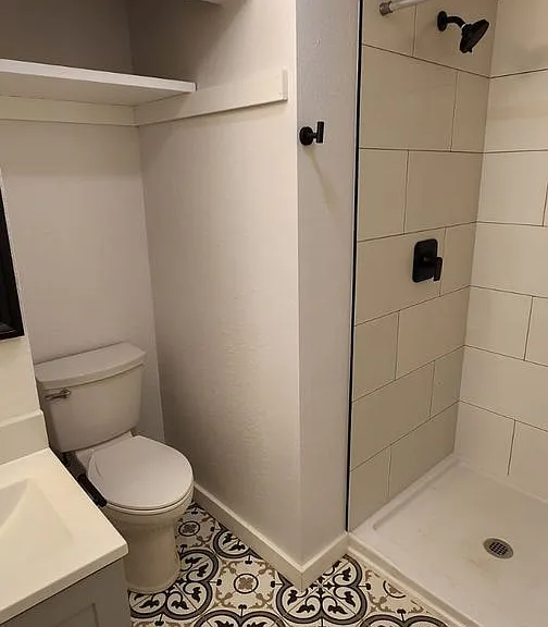 Adams Apartments — Photo 9