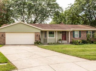 5717 S Jamestown Ct SE, Kentwood, MI 49508