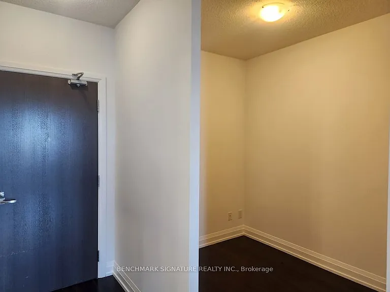 7161 Yonge St #518 — Photo 6