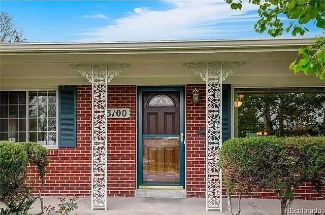 Front door - Beautiful red brick