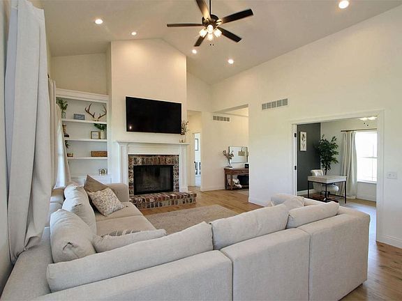 4th image of 2799 Water Lily Ln