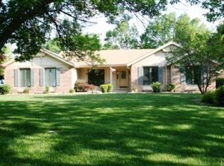 6 Bay Oaks Ct, Lake Saint Louis, MO 63367