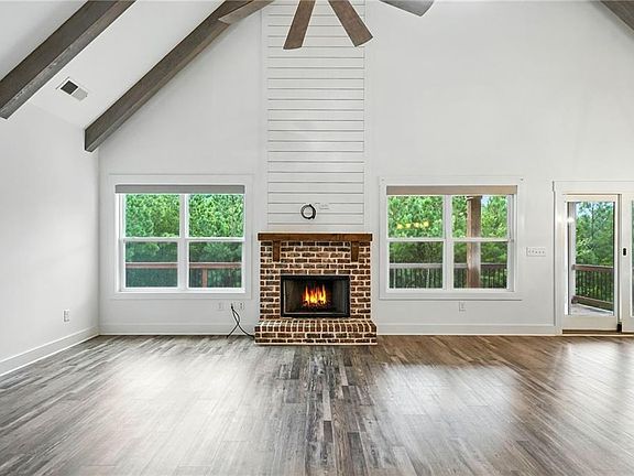 4th image of 548 Stoneledge Rd