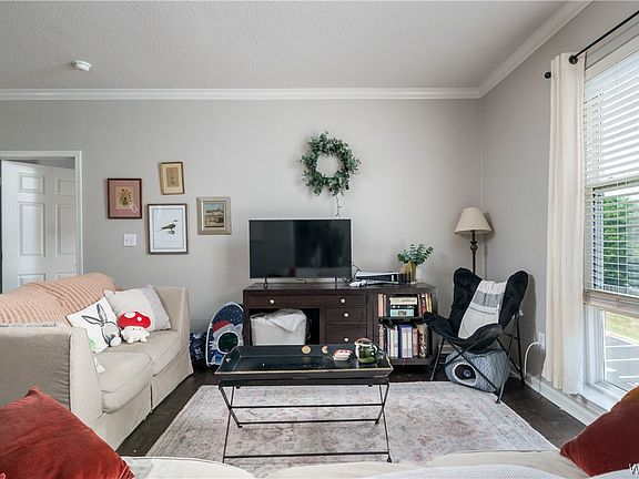 4th image of 600 13th St Unit 432