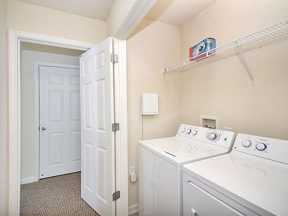 4th image of 100 Yellowstone Dr #F3ed038e0