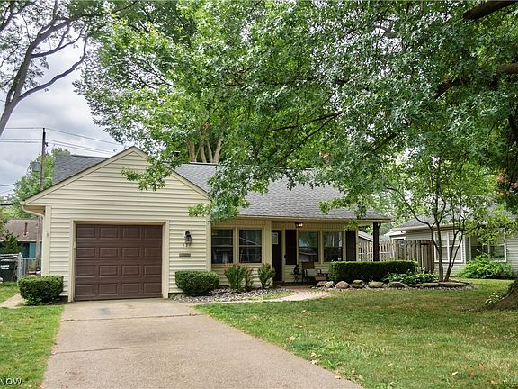 2nd image of 127 Edgewood Dr