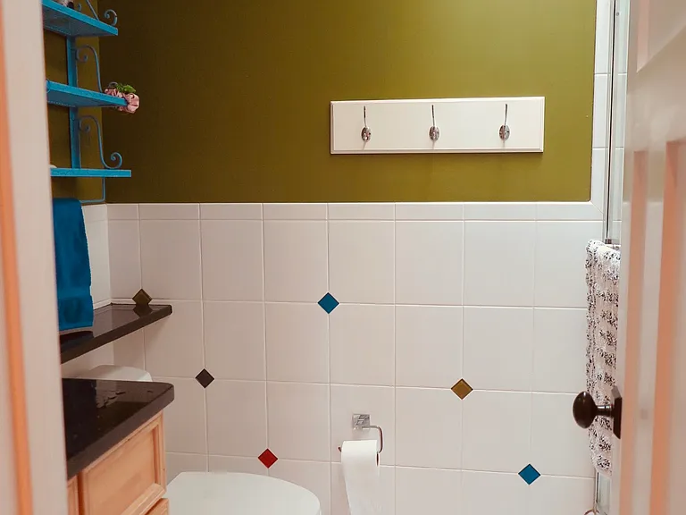 Upper level bathroom with tub/shower combination,