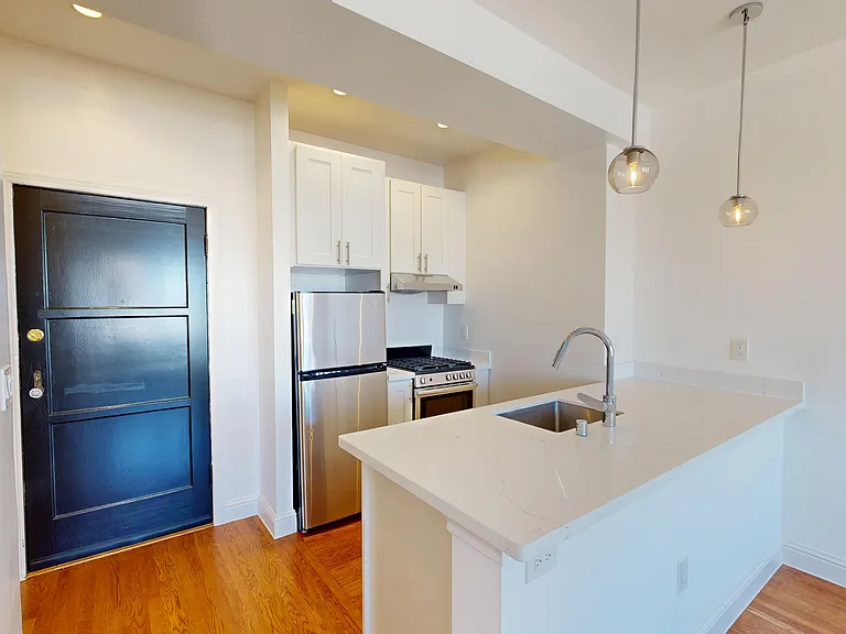 845 California Street — Photo 7