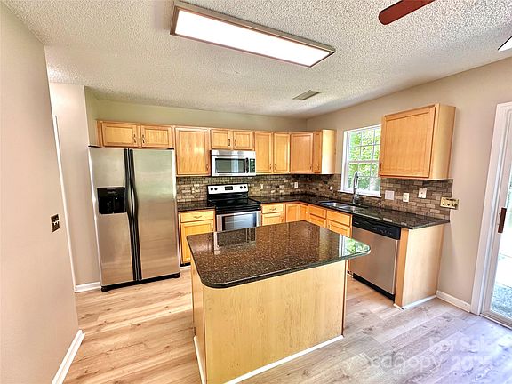 3rd image of 3032 Mallard Forest Dr