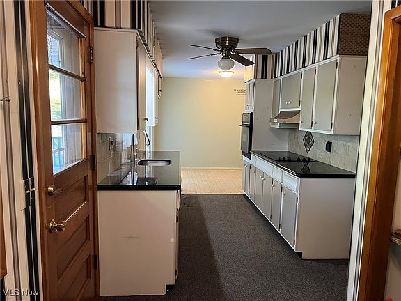 4th image of 451 Miller Dr