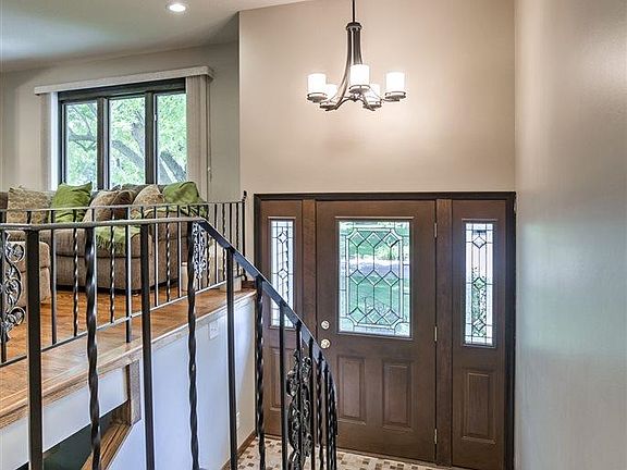 3rd image of 8206 Manderson Cir