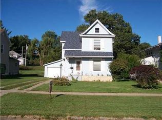 1704 9th Ave, Belle Plaine, IA